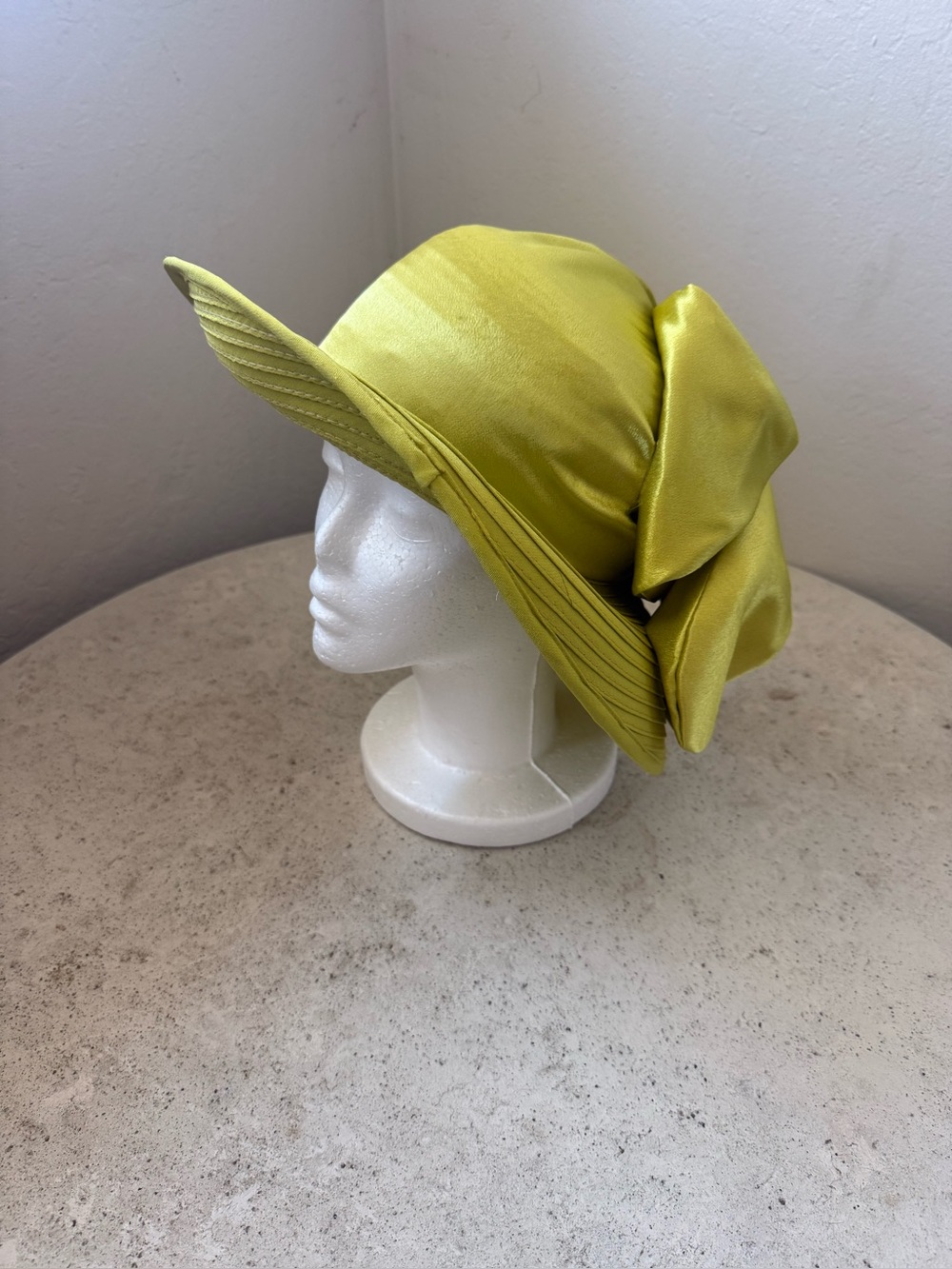 Women’s Satin Wide-Brim Hat with Bow - Lime Green
